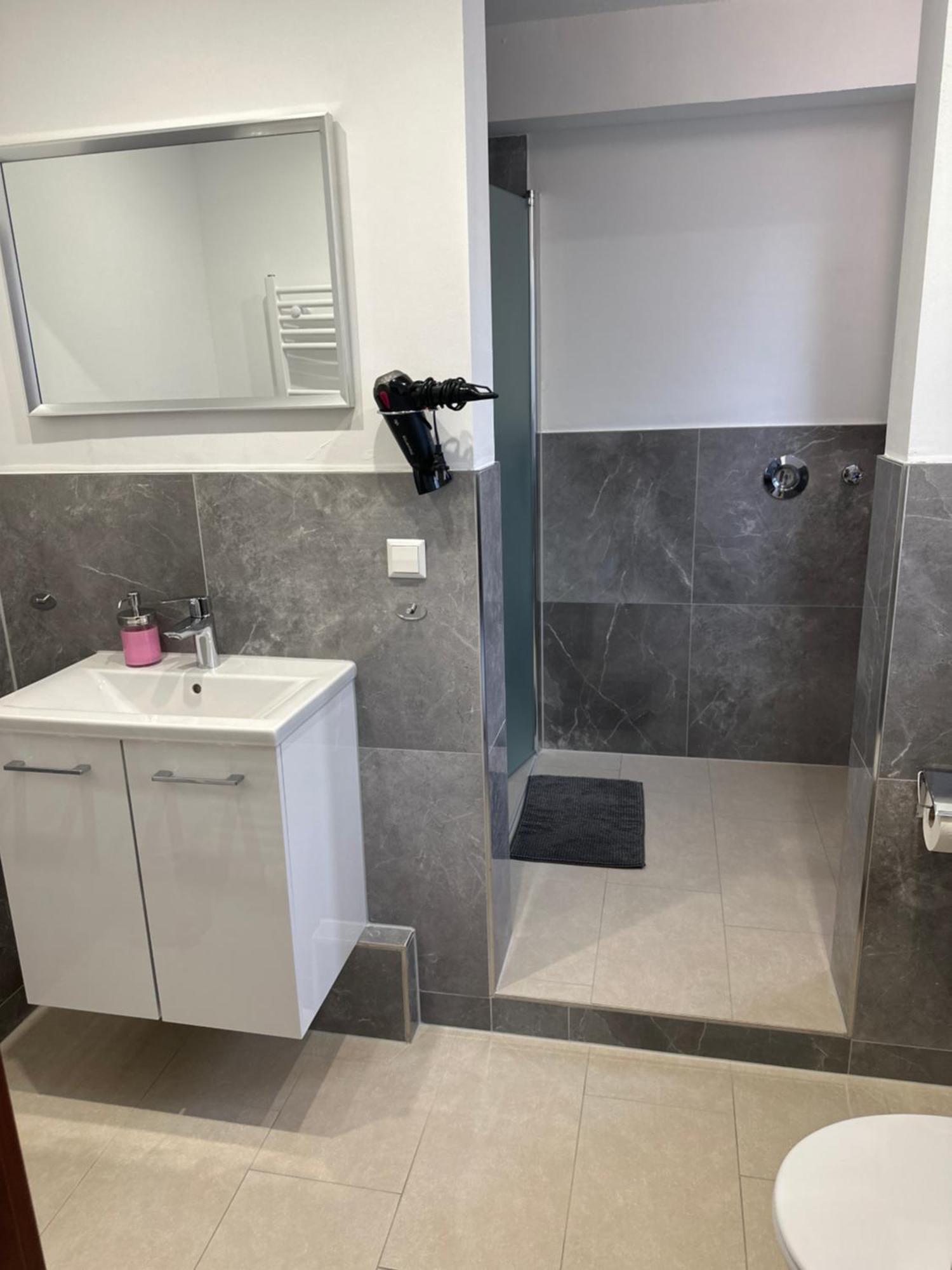 Hotel Bouzid - Laatzen Ngoại thất bức ảnh