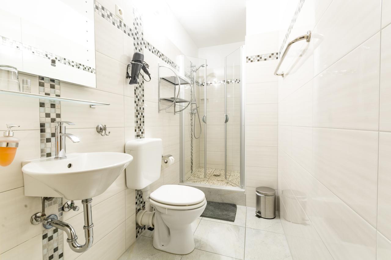 Hotel Bouzid - Laatzen Ngoại thất bức ảnh