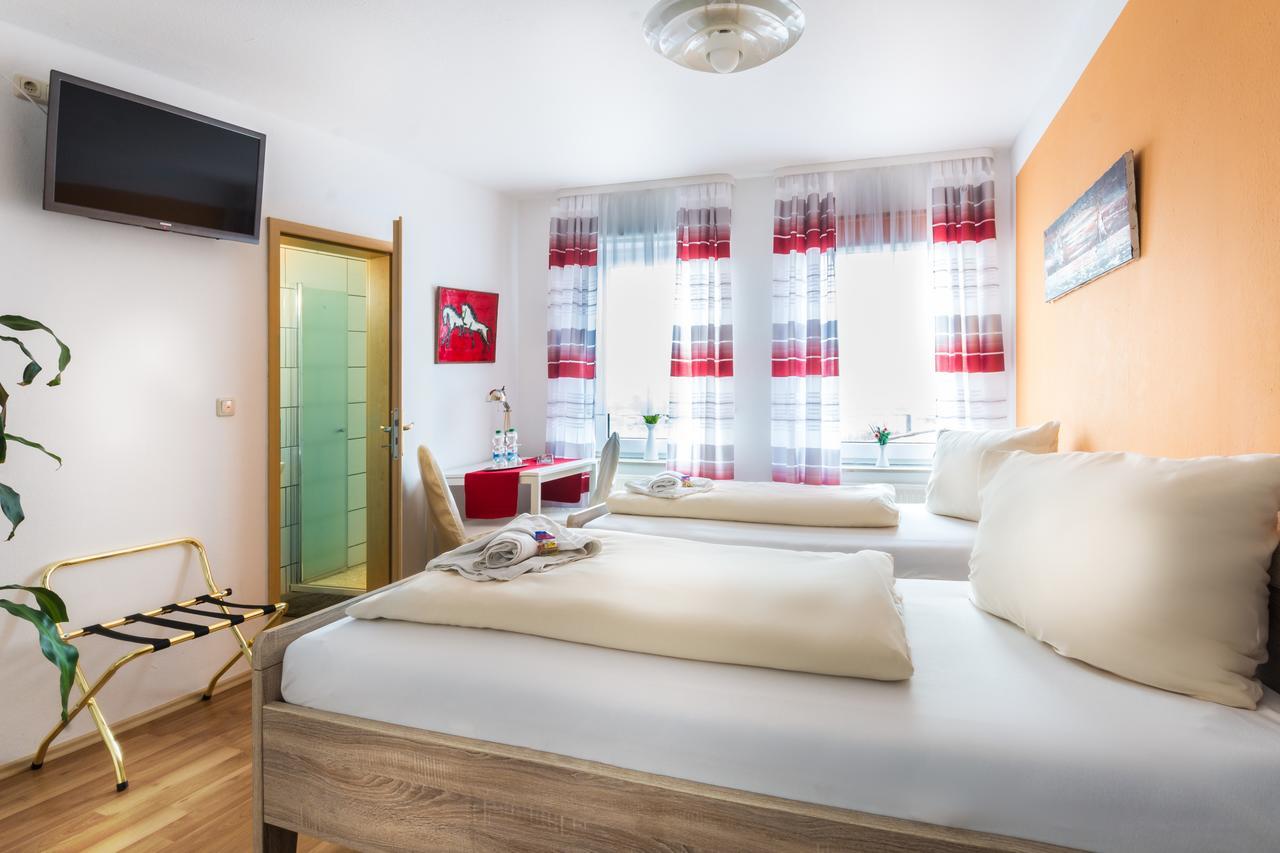 Hotel Bouzid - Laatzen Phòng bức ảnh