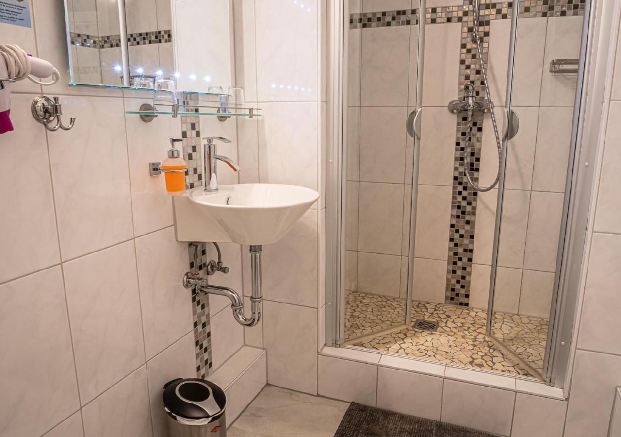 Hotel Bouzid - Laatzen Ngoại thất bức ảnh
